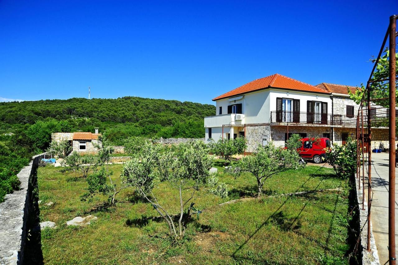 Apartments With A Parking Space Gornje Selo, Solta - 15545 Grohote Exterior foto